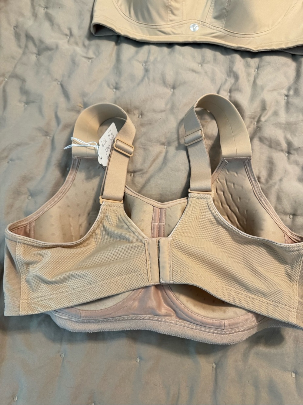 Livi Full-Coverage maximum Support Bra - Comfortable Everyday With underwire. - Picture 4 of 4
